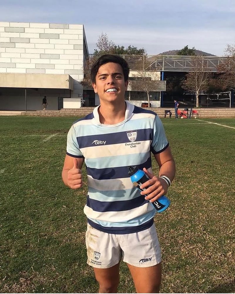 Jugador de rugby con su protector bucal HIT SPORT